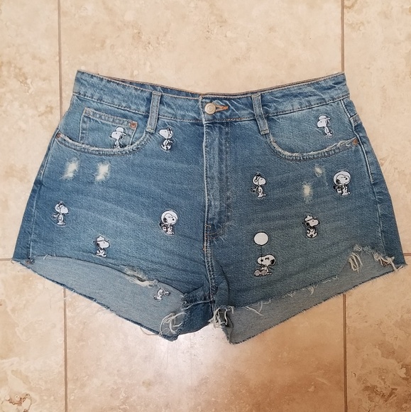 Zara Pants - Zara Trafaluc Snoopy Shorts